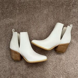 Chic White Textured Ankle Boots